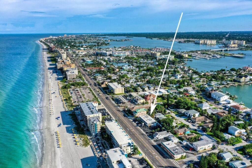 Sunset Beach Suites At Madeira Beach! Pet Friendly With Summer Breezes! - Suite 6 St. Pete Beach Exterior photo